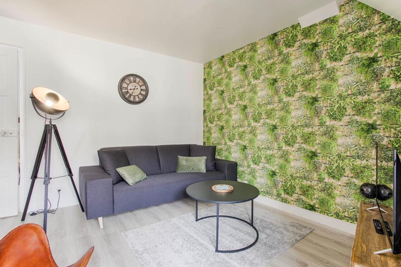 La Casa Centra Charm At Falaise'S Downtown Apartment Falaise  Luaran gambar